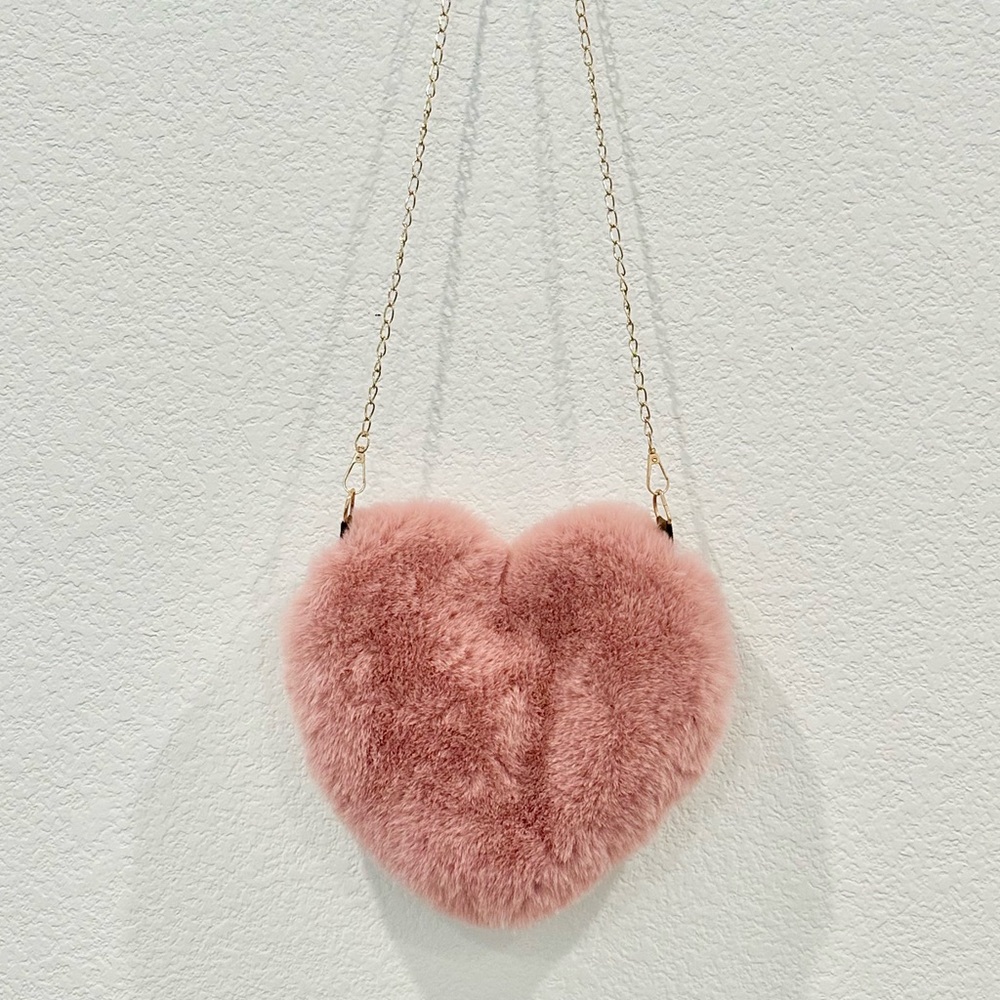 Women Heart Shaped Pink Crossbody Wallet Purse Chain Excellent Condition
